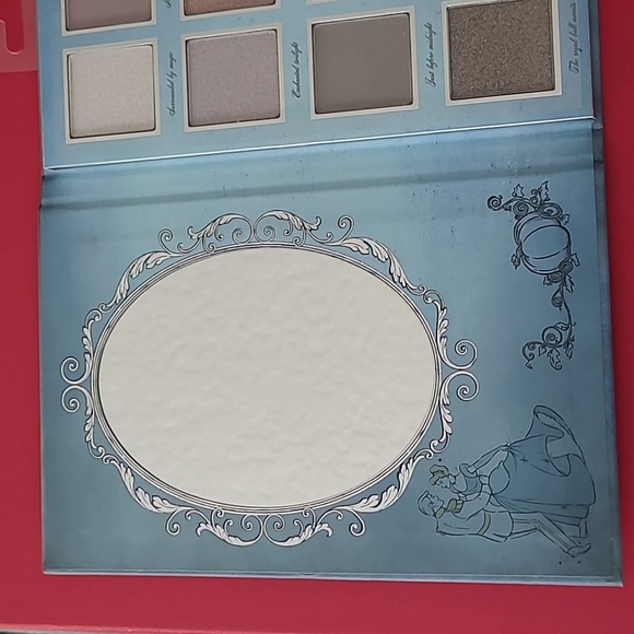 Disney Princess Cinderella Eye Shadow Palette NWT sealed - Picture 10 of 13